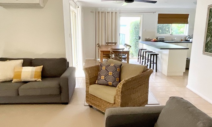 Coffs Harbour Haus | Diggers Beach Hideaway, Coffs Harbour - Neues Angebot! Erstklassige Strandlage