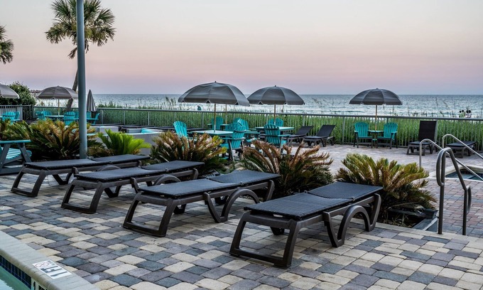 Downtown Myrtle Beach Eigentumswohnung | Direct Ocean and City Views, Corner Suite, Pools!