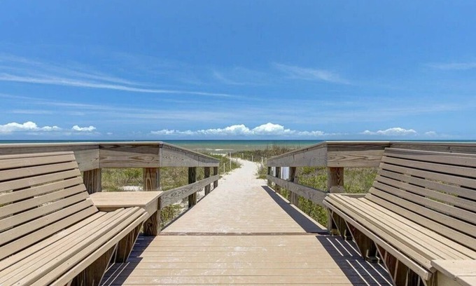 Cocoa Beach Eigentumswohnung | Direct Oceanfront 3-bedroom Condo in Cocoa Beach