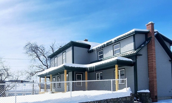 Colebrook Haus | Direct Trail Access/Centrally Located/Ample Parking for trucks and trailers