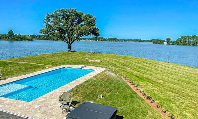 Point Lookout Haus | Direct waterfront access to the Chesapeake Bay with pool and hottub