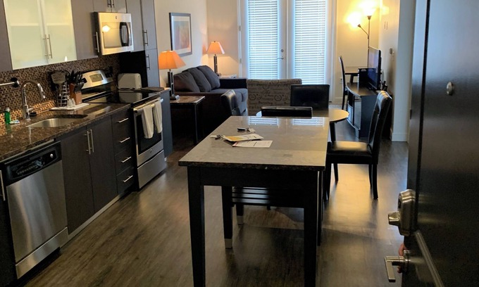 Radnor - Fort Myer Heights Wohnung | Discounted NEW Listing in Arlington, VA near metro 1- free parking included