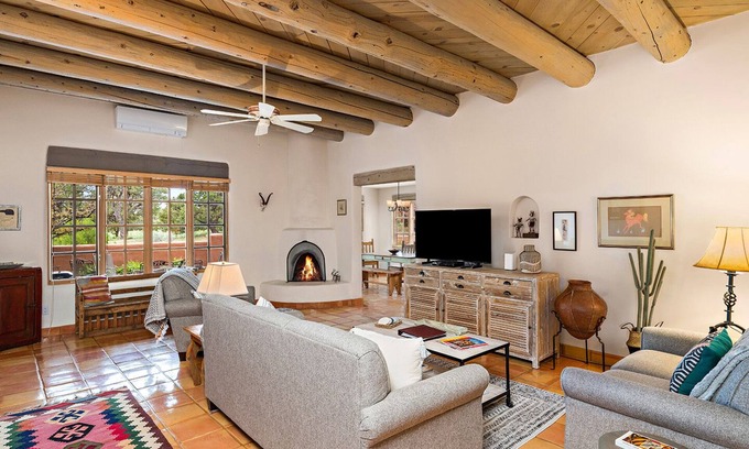 Quail Run Haus | Discover Santa Fe's Gem: Unwind at Quail Run 717 - Sleeps 4 Comfortably