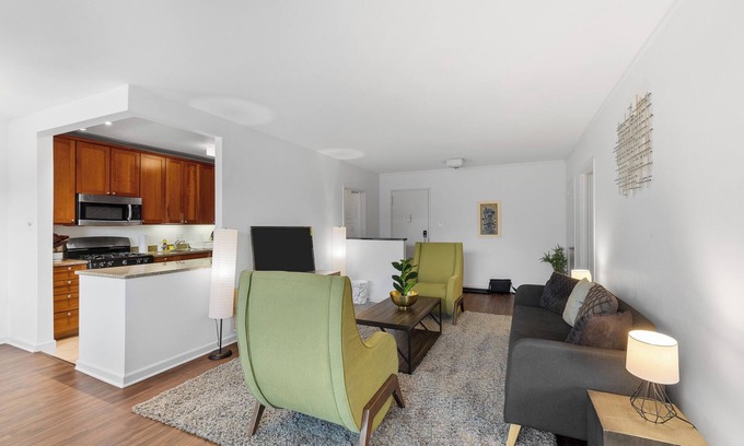 Demun Haus | Discover St. Louis: Modern 3BR with Top Amenities