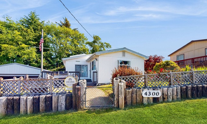 Netarts Haus | Discover Your Coastal Oasis at Mermaid Crossing, dog friendly