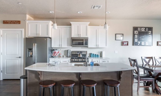 Hurricane Haus | Savannahs Zion Retreat