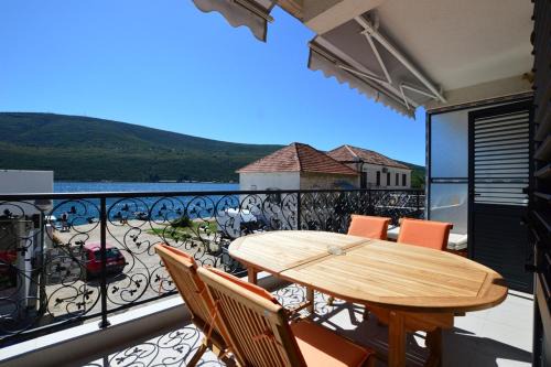 Denovici Wohnung | Djenovici Sunny port apartment