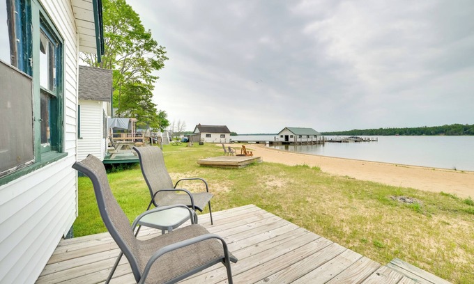 Cedarville Kabine | Dock & Beach Access: Cedarville Lakefront Cabin 9