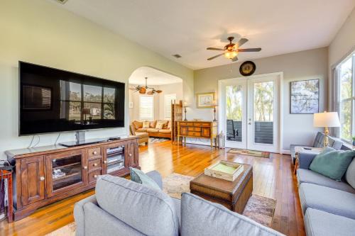 Palmetto Haus | Dock, Kayaks and On-Site Pond Terra Ceia Home