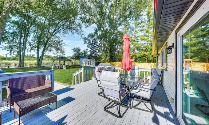 Antioch Haus | Lakefront Antioch Home w/ Dock, Kayaks & Game Room