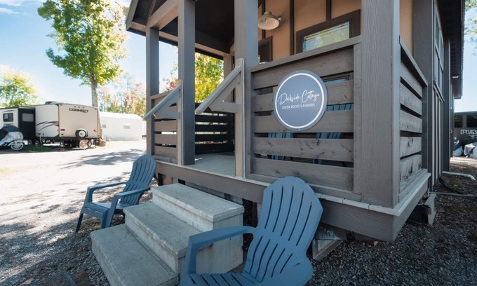 Gadsden Haus | Dockside at River Rocks Landing