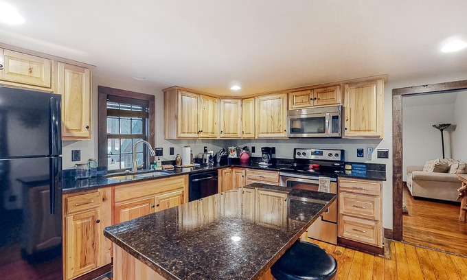 Rogers Kabine | Dog-friendly cabin with washer/dryer & partial AC - near marina