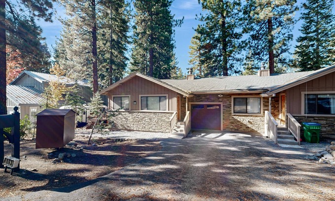 Incline Village Haus | Dog-Friendly Duplex with fireplace, balcony and free internet