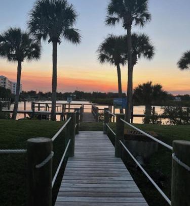 New Smyrna Beach Haus | Dolphin Cove Cottage -2-2 Pet Friendly!