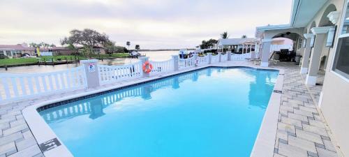 Cocoa Isles Haus | Dolphin Cove in Cocoa Beach Fl