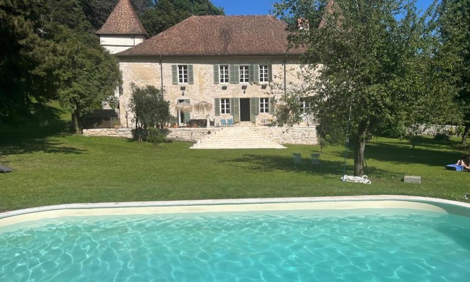 Montanges Haus | Domaine du Très-Haut - Château de Montanges