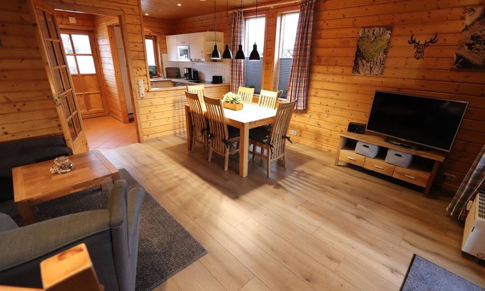Rotacker Haus | Doppelhaushälfte in Hasselfelde