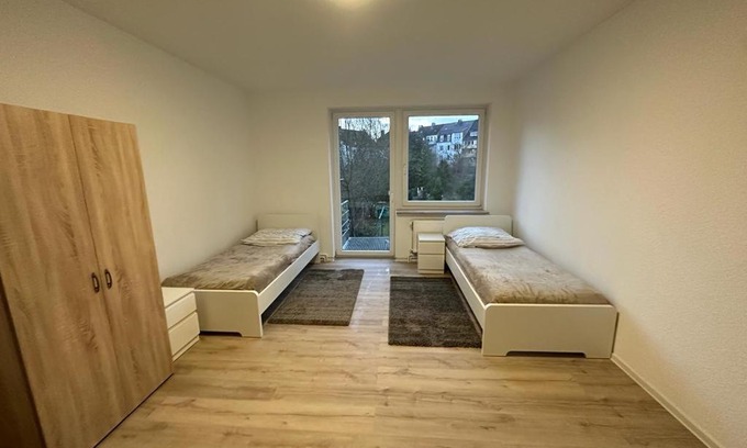 Osnabrueck Haus | Doppelzimmer in einer Dreizimmerwohnung mit Bad und Küche