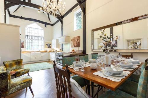 Bray on Thames Haus | Dorney Windsor Legoland 5 Star Stay for upto 14 guests