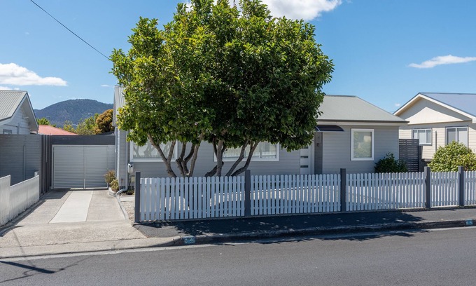 Glenorchy Haus | Dotties HOUSE HOBART
