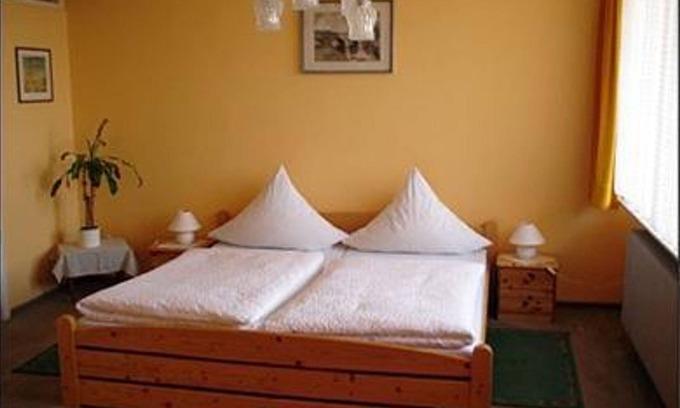 Neustadt-Haardt Haus | Doppelzimmer 12, Dusche, WC, 1 Schlafraum - Hotel Müller-Pressler