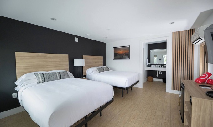 Rehoboth Beach Hotel | Double Double Studio | The Waypoint | Great for Groups Visiting the Beach