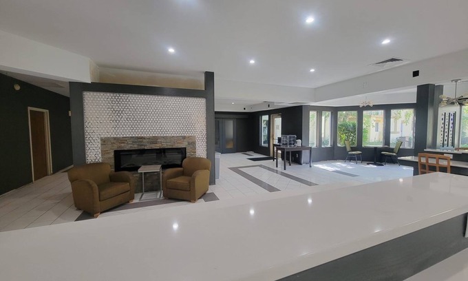 Overland Park Hotel | Double Queen in Overland Park