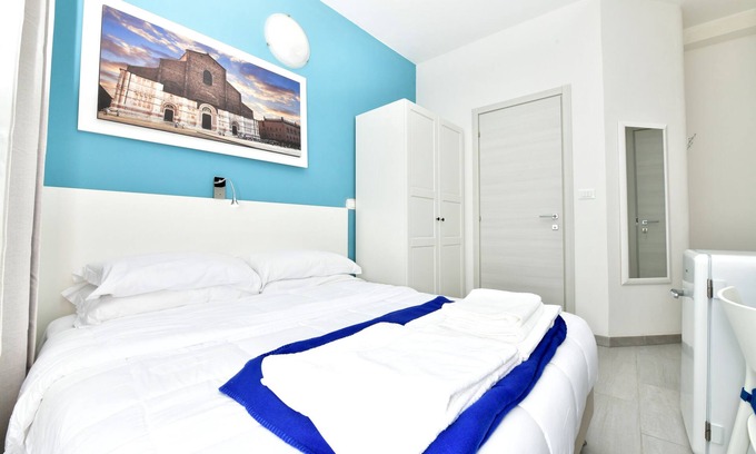 San Lazzaro di Savena Haus | King-Klassisch-Ensuite mit Dusche-Blick auf den Hof-Camera matrimoniale