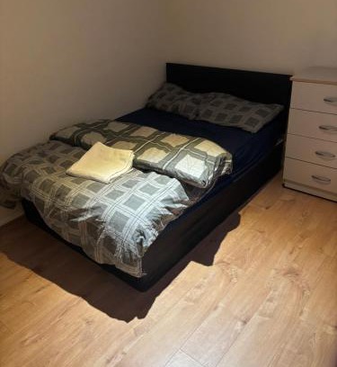 Elm Park Haus | Double room in a shared house