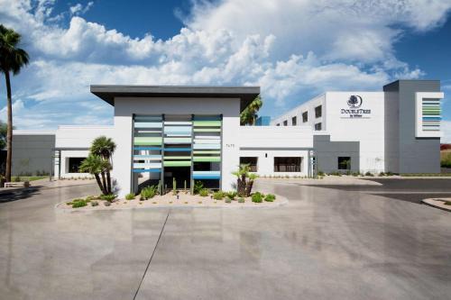 Chandler Hotel | DoubleTree by Hilton Chandler Phoenix, AZ