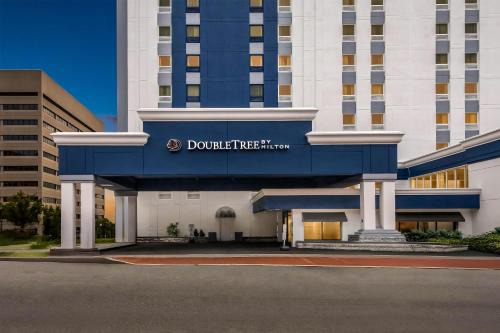 Downtown Wilmington Hotel | DoubleTree by Hilton Downtown Wilmington - Legal District