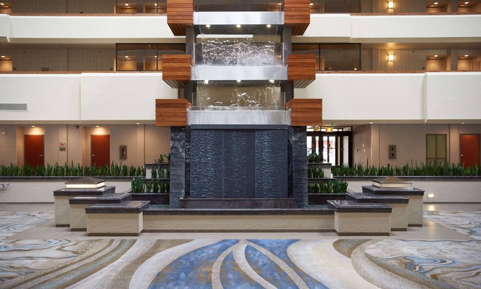 Downtown Hotel | DoubleTree by Hilton Fresno Convention Center