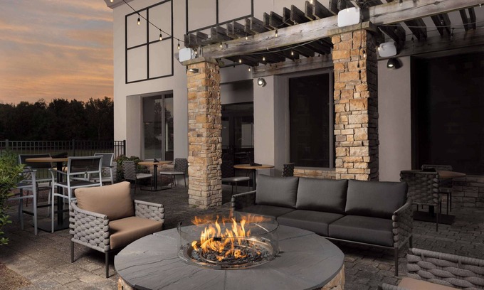 Greensboro Hotel | DoubleTree by Hilton Greensboro Airport