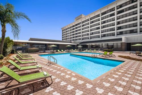 Kenner - Louis Armstrong International Airport Hotel | DoubleTree by Hilton New Orleans Airport