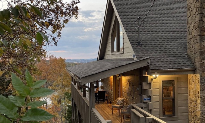 Sevierville Kabine | Private Douglas Lake Cabin | Hot Tub Views