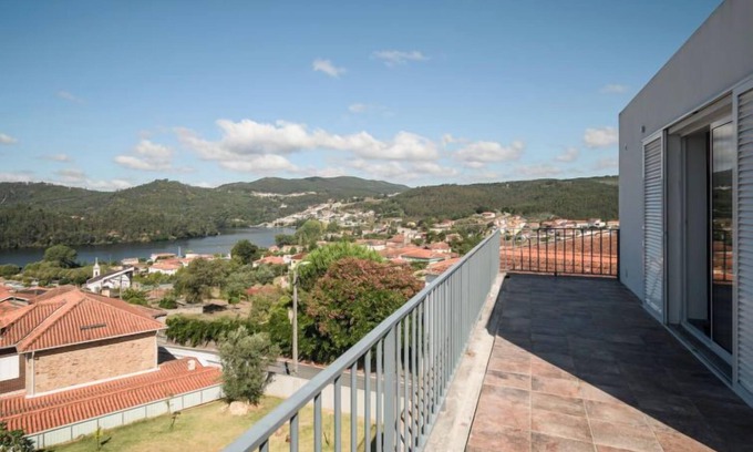 Melres Haus | Douro view by Interhome