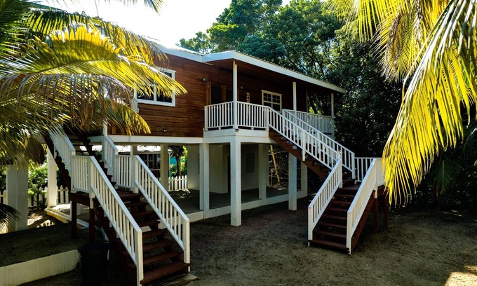Placencia Haus | Downtown 2BR with Great Price & Perfect Location!