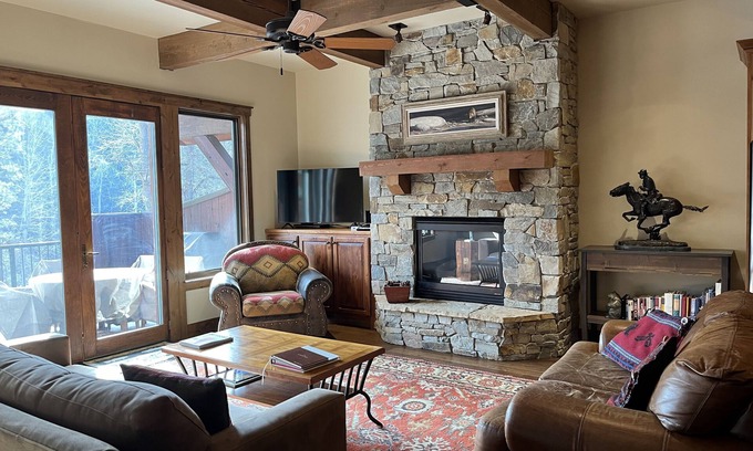 Bigfork Eigentumswohnung | Downtown Bigfork, 1 Schlafzimmer Luxus-Eigentumswohnung