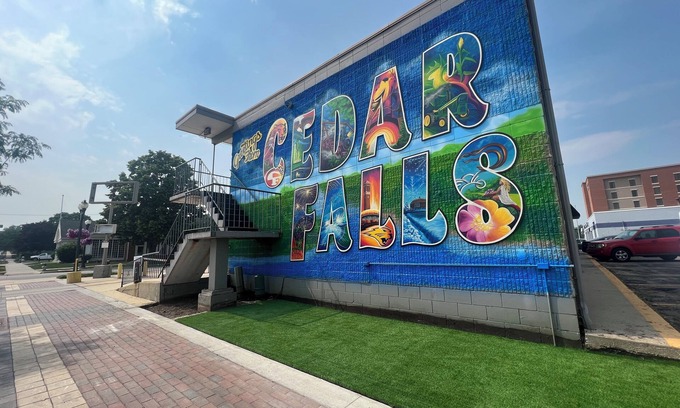 Cedar Falls Wohnung | Downtown CF Studio - Free Gated Parking!