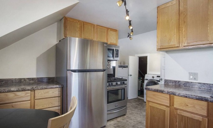 Holland Hütte | Downtown Cottage