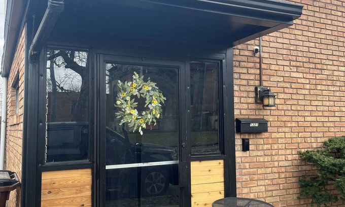 Middletown Haus | Downtown Middletown Retreat with TVs in every room