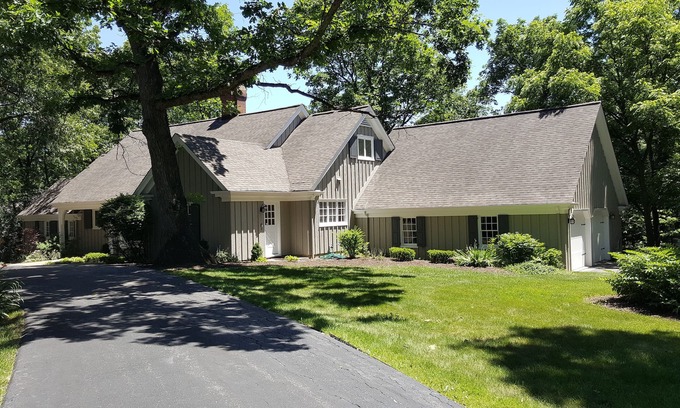 Inverness Haus | TRAUMHEIM! 3 Monate Mindestmietdauer, luxuriös, abgeschieden und viel Platz!