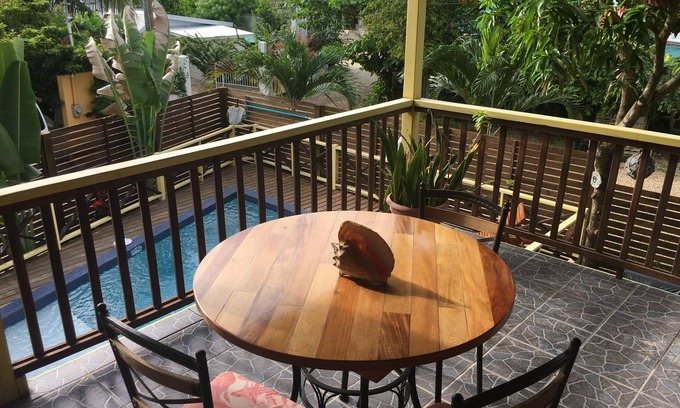 Placencia Wohnung | Driftwood Gardens Guesthouse