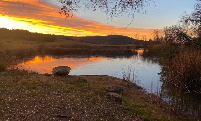 Smartville Kabine | Duck Pond Cabin-Private Cabin on 400 Acre Ranch