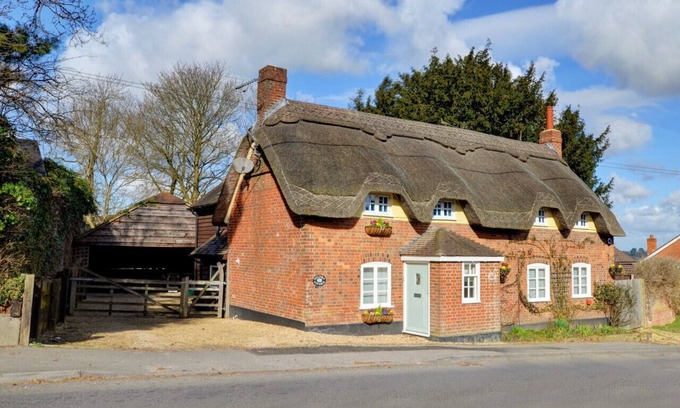 Wimborne Haus | Dulcima Cottage - Vier Schlafzimmer Haus, Schläft 8