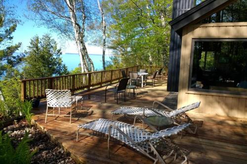 Lake Township Haus | Dune's View