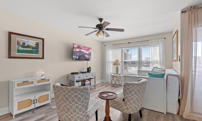 The Dunes Eigentumswohnung | Dunes Pointe 21F-Shore Drive-Pool & Hot Tub
