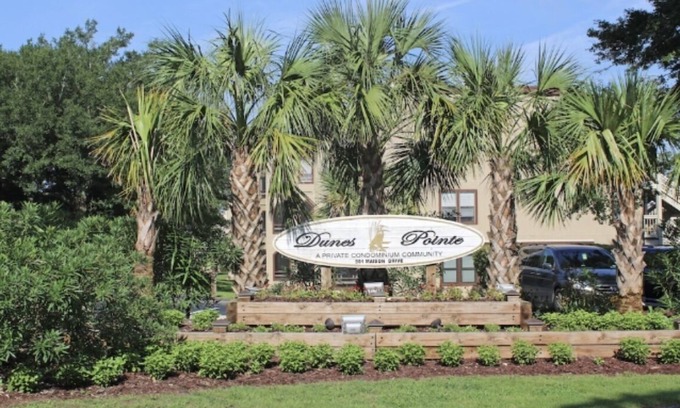 The Dunes Eigentumswohnung | Dunes Pointe Pool Side Paradise near Ocean Annie's.