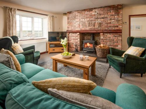 Dunstan Haus | Dunstanburgh View