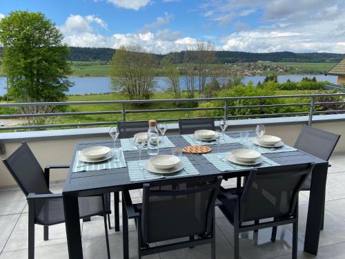 Malbuisson Wohnung | Duplex 6 personnes, vue panoramique sur lac